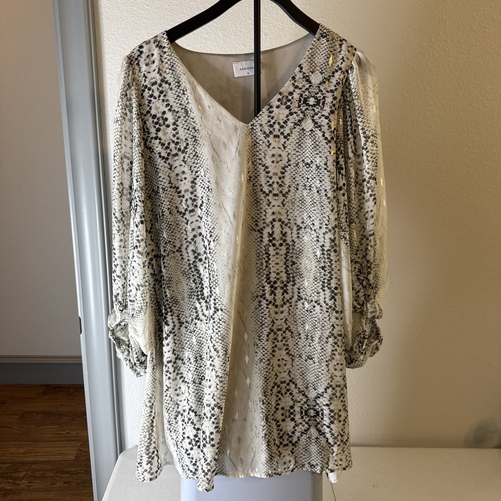 Adrienne Women's Tunic Top Snake Print 3/4 Sleeve Beige Size M U2367